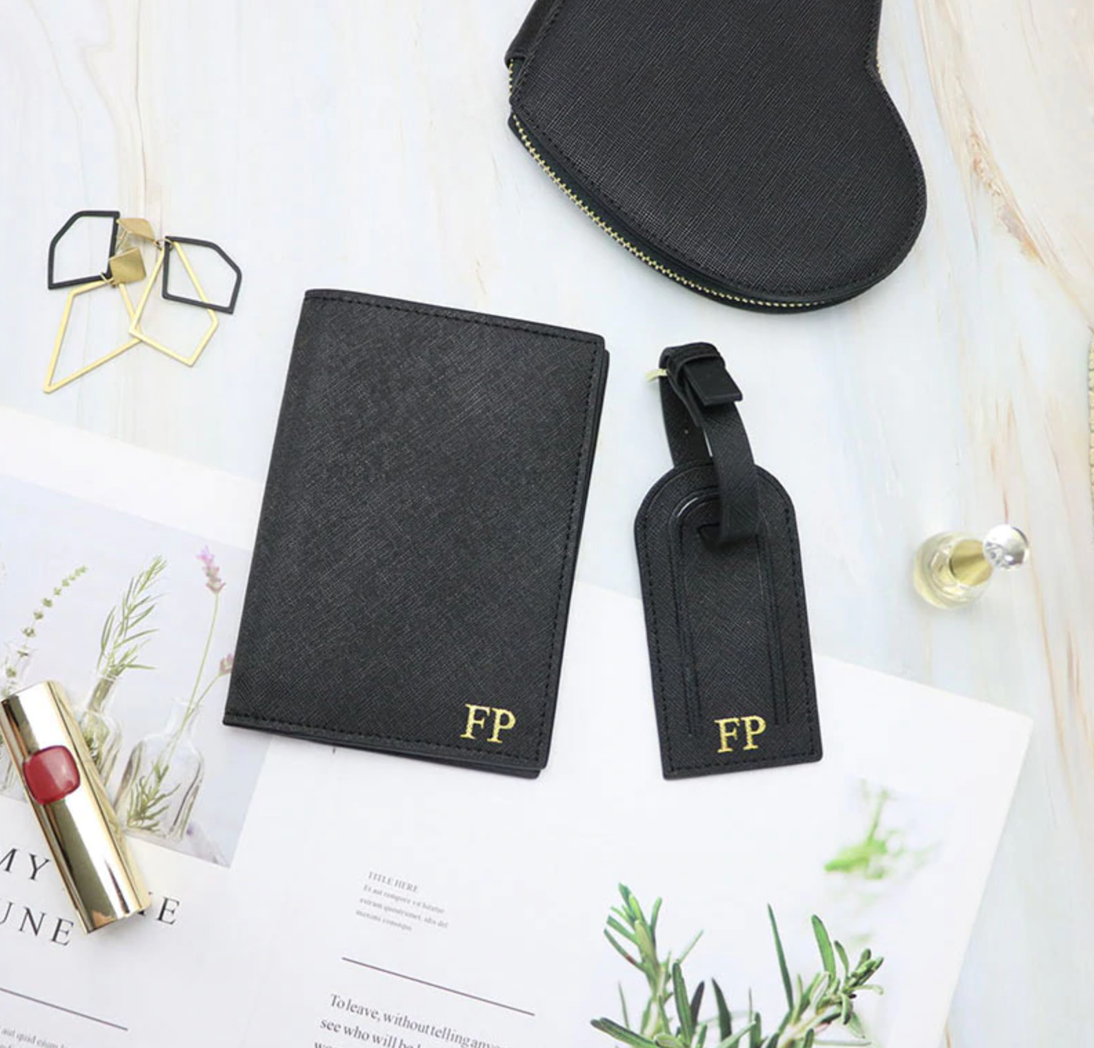 Passport Set - Goldbar