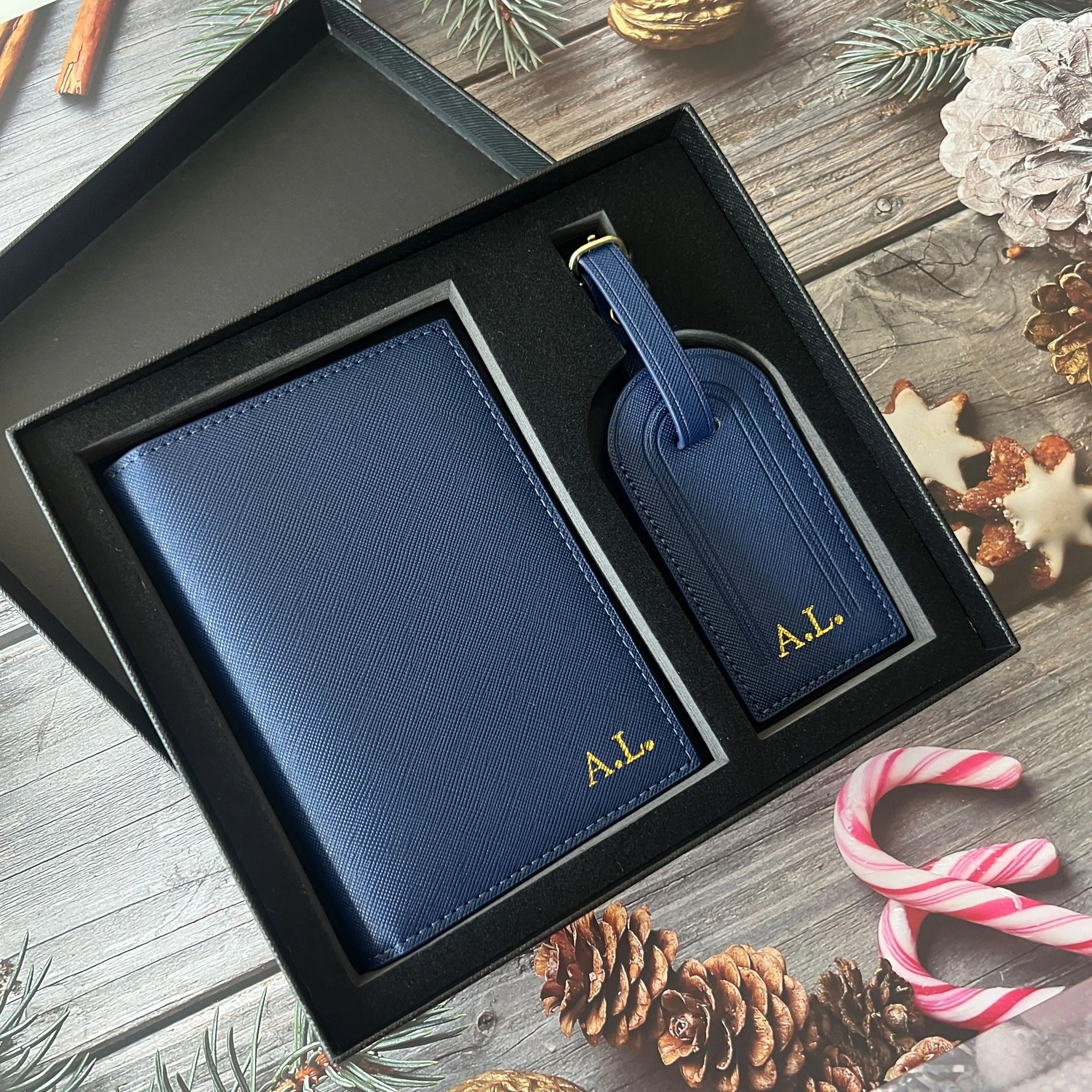 Passport Set - Goldbar