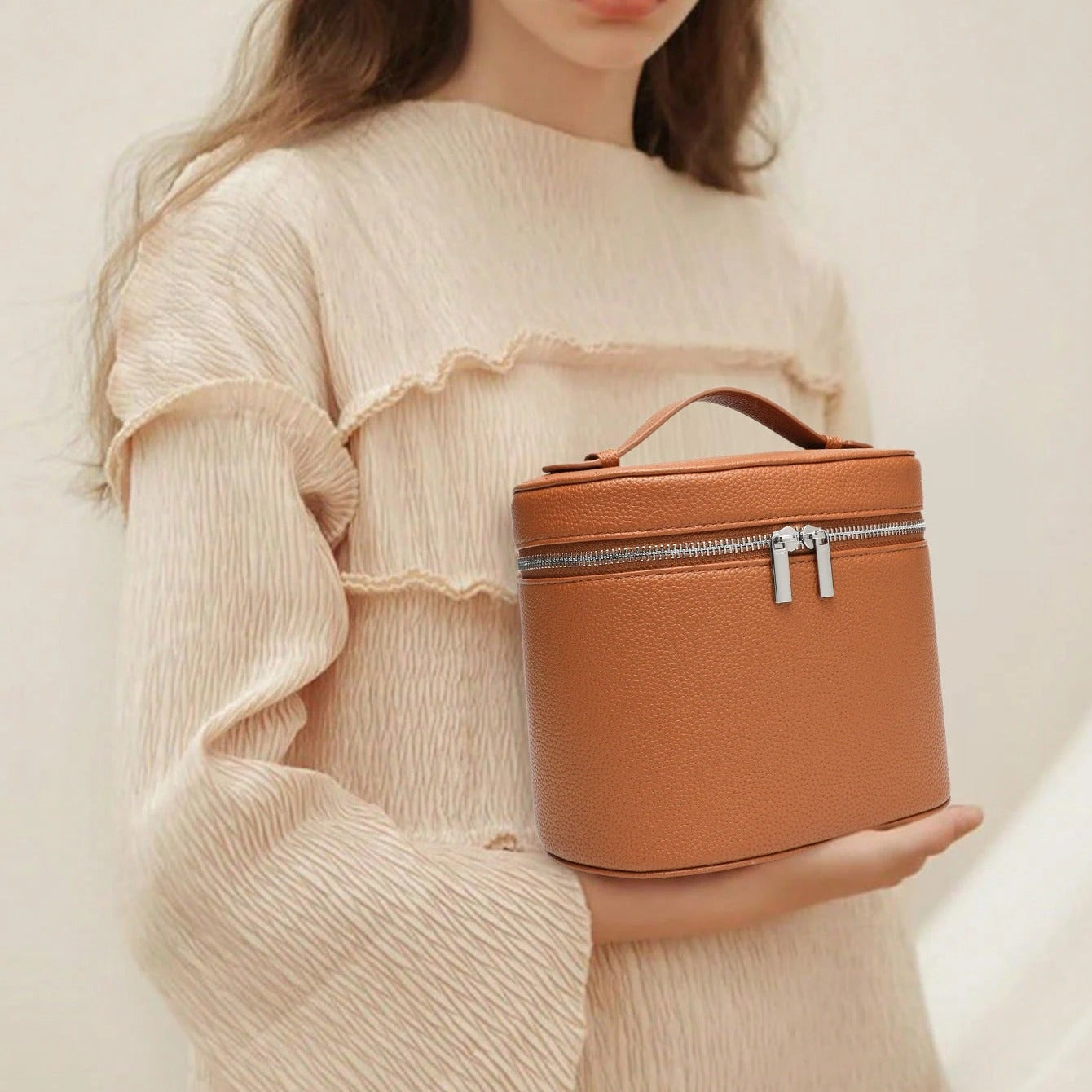 Oval Toiletry Case - Goldbar