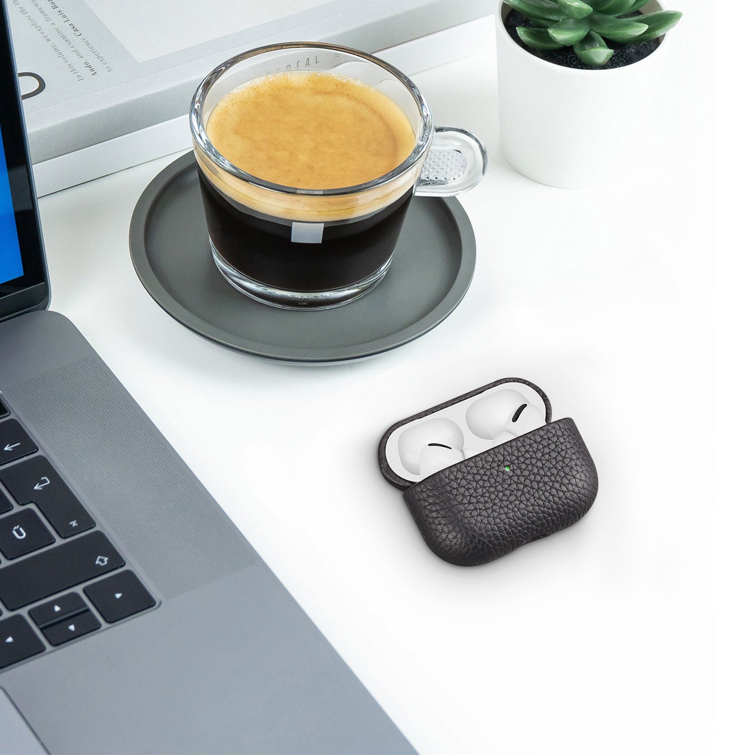 Pebble Airpods Case - Goldbar